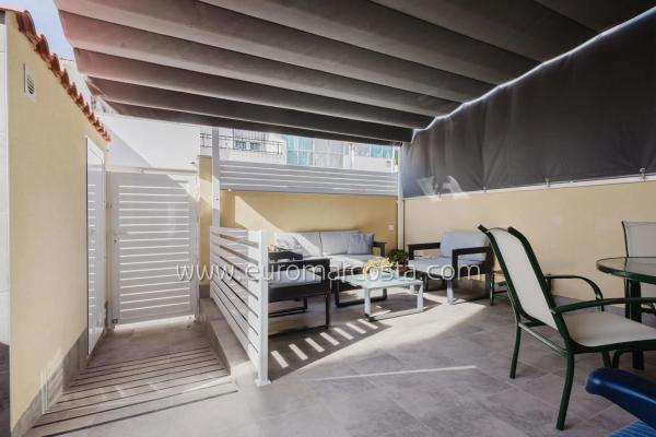 Chalet adosado en calle Maestro Quino