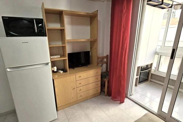 Estudio en calle Rafal, 20