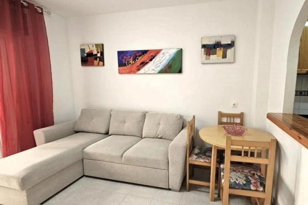 Estudio en calle Rafal, 20