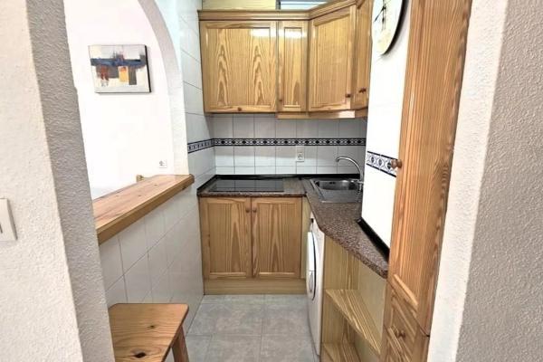 Estudio en calle Rafal, 20