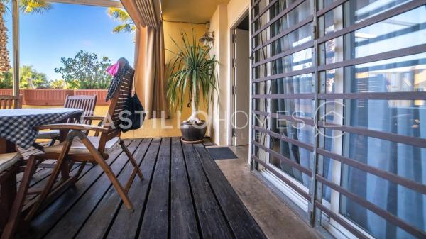 Chalet pareado en calle Narváez, 32