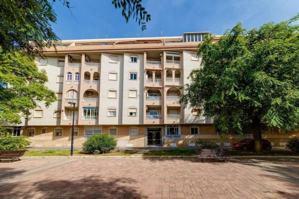 Piso en avenida de Pinoso, 12