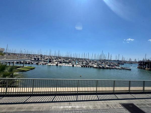 Piso en avenida Desiderio Rodríguez, 14