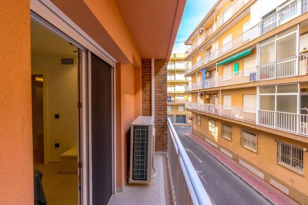 Piso en avenida Desiderio Rodríguez, 25