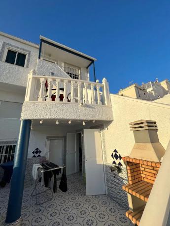 Chalet pareado en urbanizacion cabo cervera, 52