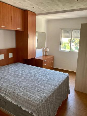 Chalet pareado en urbanizacion cabo cervera, 52