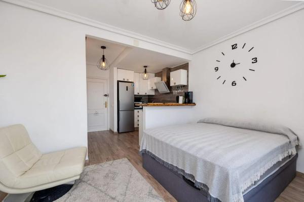 Piso en calle Abedul, 2280