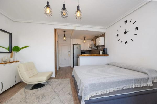 Piso en calle Abedul, 2280