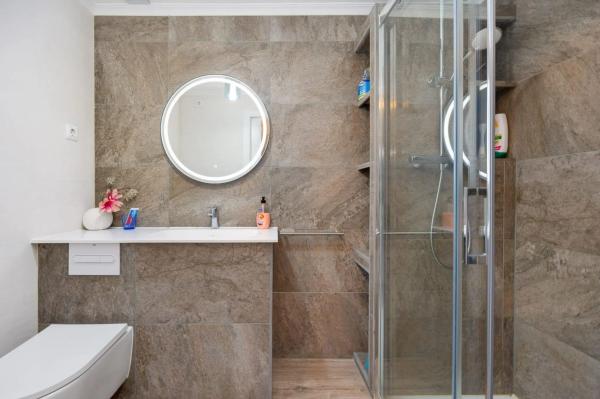 Piso en calle Abedul, 2280