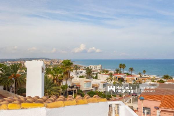 Chalet adosado en calle Cuenca
