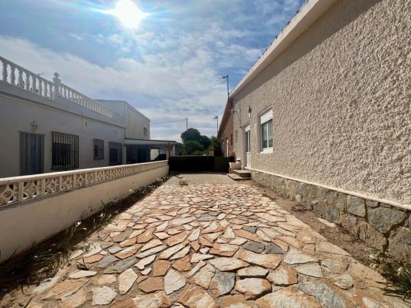 Chalet adosado en avenida de los Europeos