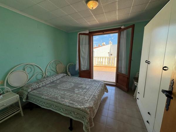 Chalet adosado en calle Castellón