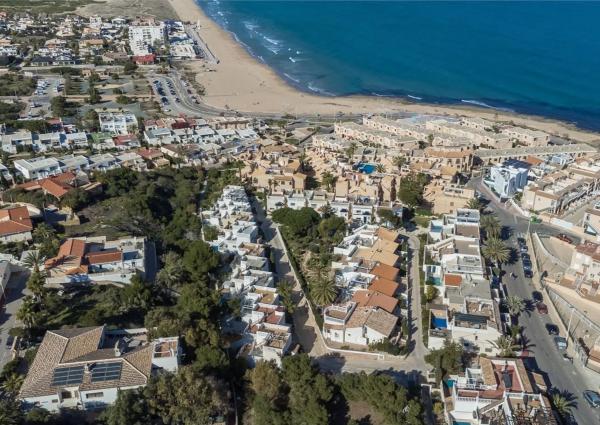 Chalet adosado en calle Oviedo