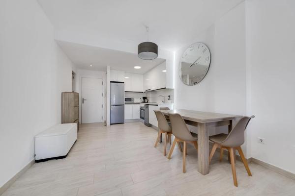 Piso en calle del Puerto Romano, 2