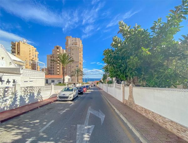 Chalet adosado en calle Segovia