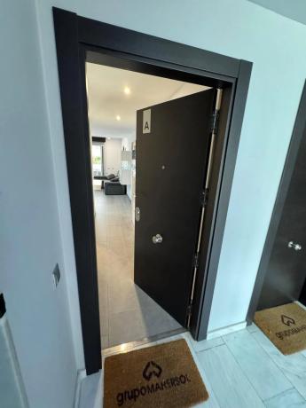 Piso en calle del Delfín, 1