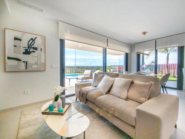 Casa independiente en calle José Carreras