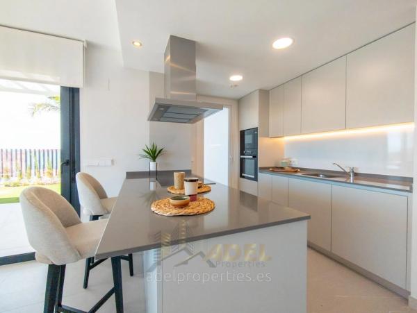 Casa independiente en calle José Carreras