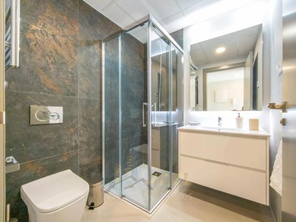 Casa independiente en calle José Carreras