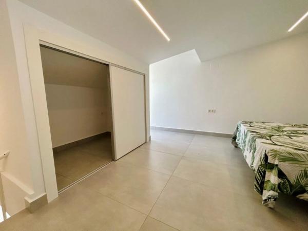 Chalet adosado en avenida Yeste, 10 -a