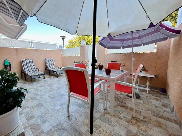 Chalet adosado en avenida Adradas