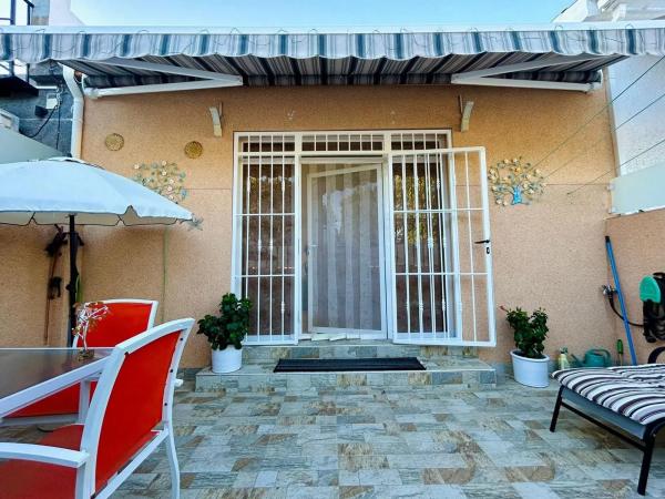 Chalet adosado en avenida Adradas