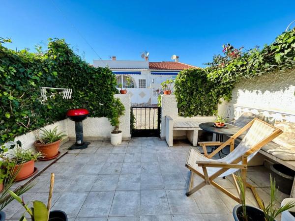 Chalet adosado en calle Camas