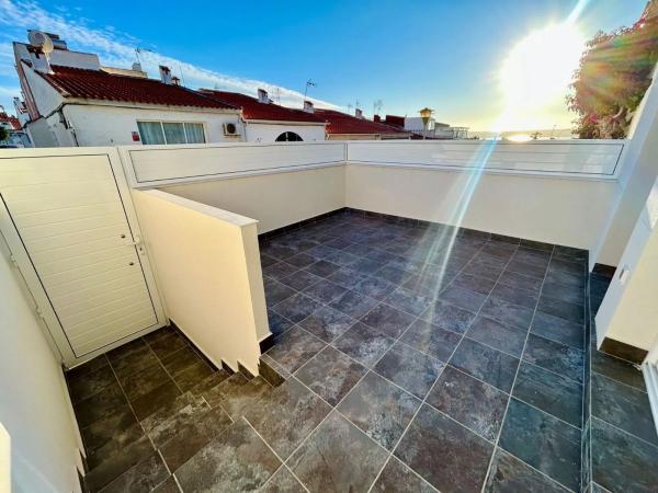 Chalet adosado en avenida Adradas