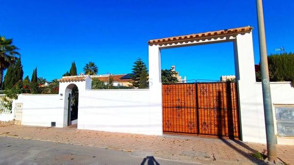 Chalet en Barrio La Siesta - El Salado - Torreta