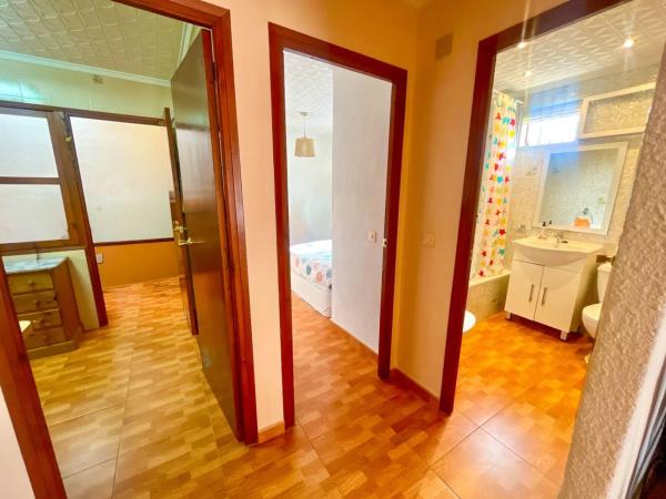 Chalet pareado en calle Roble