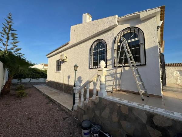 Chalet pareado en avenida Tobarra