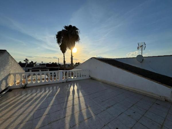 Chalet pareado en avenida Tobarra