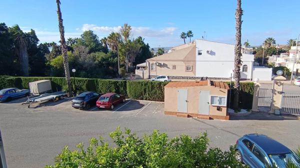 Piso en avenida Robleda