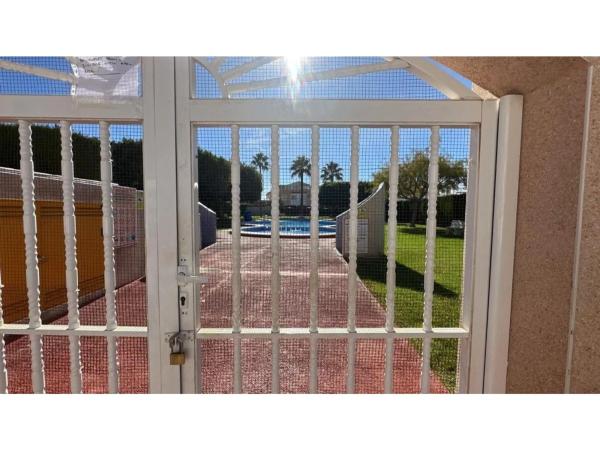 Casa independiente en calle Río Támesis