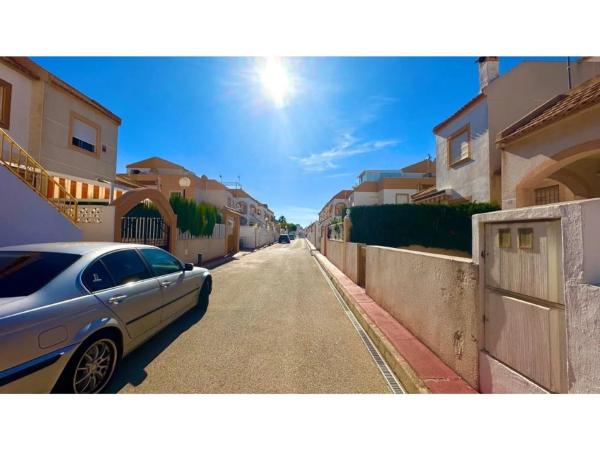 Casa independiente en calle Río Támesis