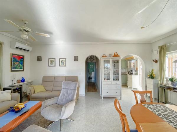 Casa independiente en calle Puccini