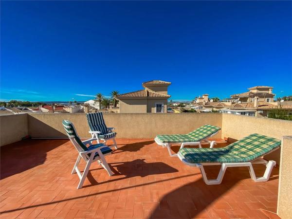 Casa independiente en calle Puccini