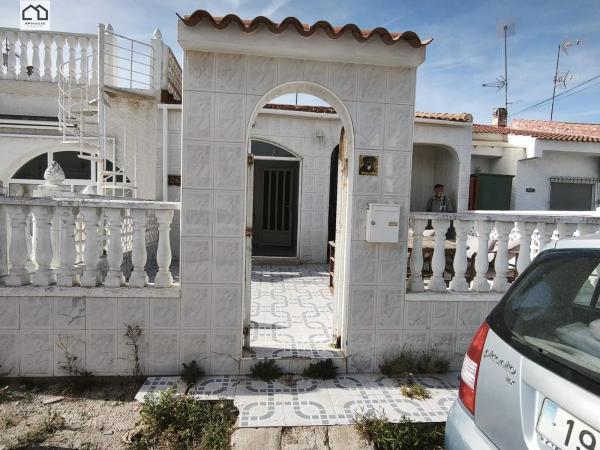 Chalet adosado en calle José Fuentes