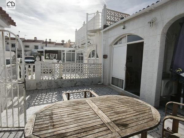 Chalet adosado en calle José Fuentes