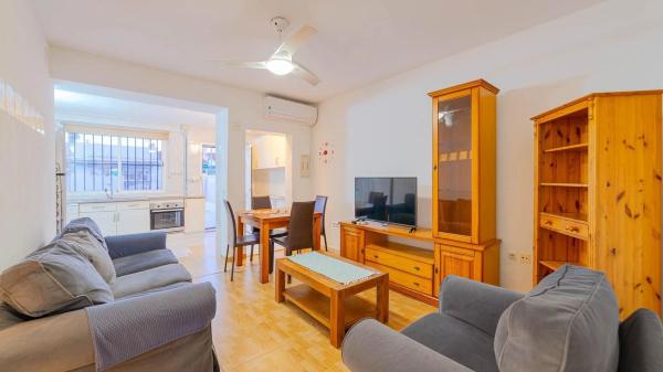 Casa independiente en calle de las Amapolas, 963 -977