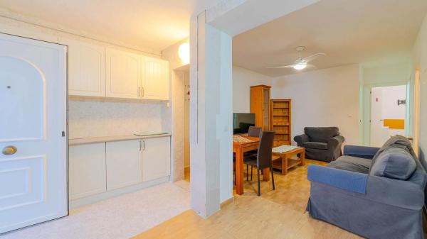 Casa independiente en calle de las Amapolas, 963 -977