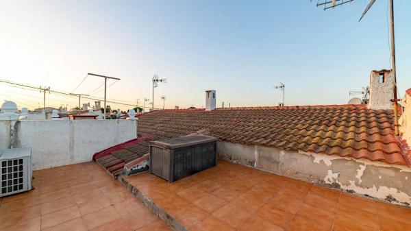 Casa independiente en calle de las Amapolas, 963 -977