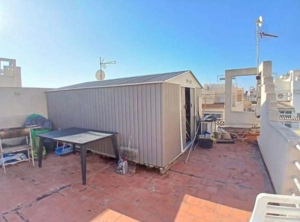 Chalet adosado en calle Alondra, 17