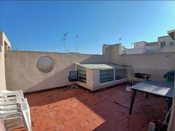 Chalet adosado en calle Alondra, 17