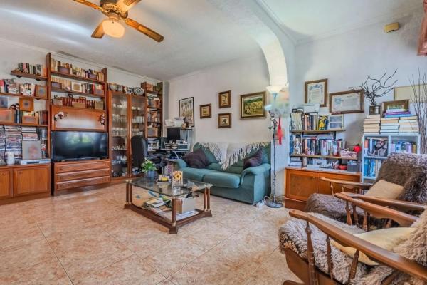 Casa independiente en avenida Landete, 1