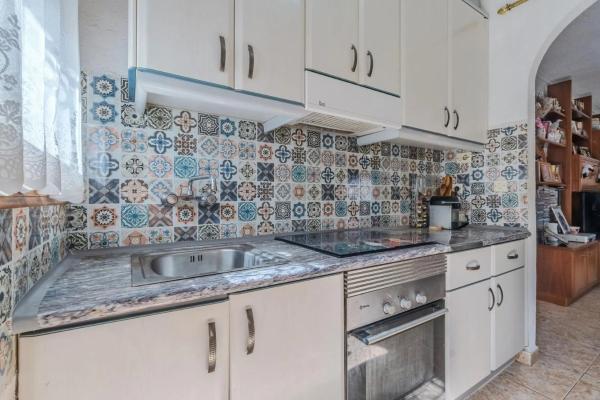 Casa independiente en avenida Landete, 1