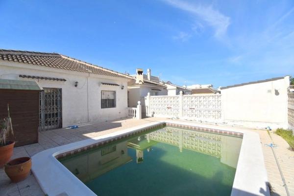 Chalet en Barrio La Siesta - El Salado - Torreta