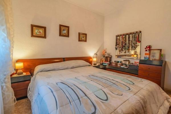 Casa independiente en avenida Landete, 1