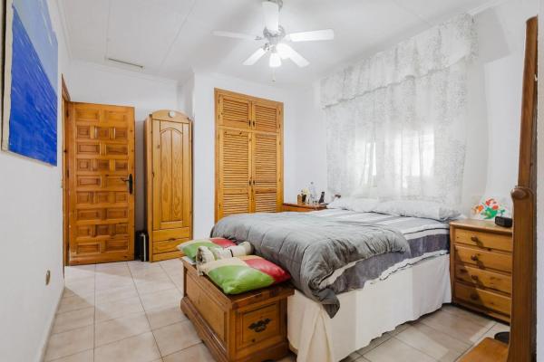 Casa independiente en calle Milan