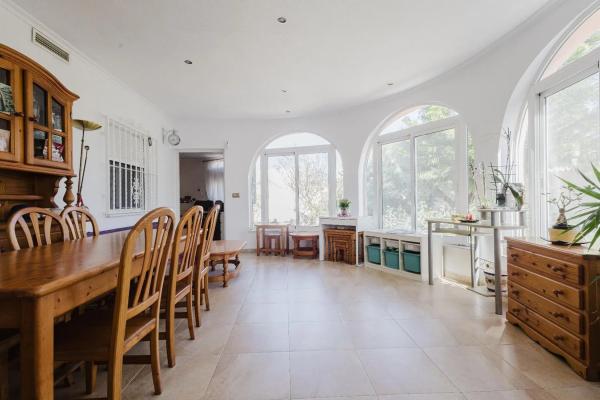 Casa independiente en calle Milan